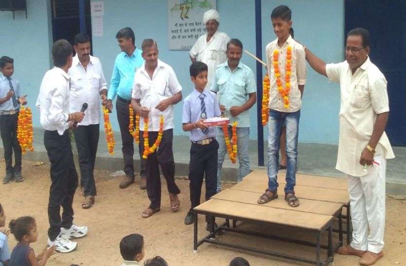 कैलाशनगर के हरदयाल सिंह का राज्य फुलबॉल टीम में चयन कैलाशनगर के हरदयाल सिंह का राज्य फुलबॉल टीम में चयन