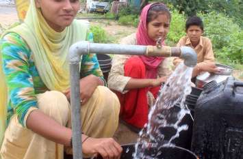 Water problem In Ajmer Water Problem: खूब बरसा पानी,फिर भी नहीं मिल रहा 'पीने का पानी'