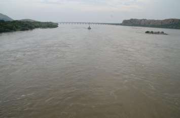 6 gates open, water drainage continues from Bisalpur dam 6 गेट खोल बीसलपुर बांध से 8 4 हजार 140 क्यूसेक पानी की निकासी जारी