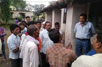 District member and villagers complain to district CEO and MLA जनपद सदस्य व ग्रामीणों ने जनपद सीईओ व विधायक से की शिकायत