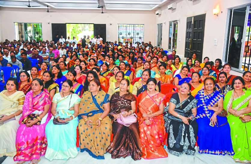 Encouragement : Honors of Vaishya community