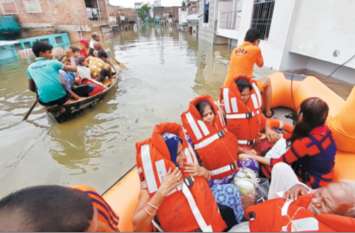 Flood in Rajasthan: Rajasthan Flood 2019, Rajasthan Weather 16 Sept विदाई से पहले मानसून ने राजस्थान में मचाया हाहाकार, यहां स्कूलों में अवकाश घोषित, मौसम विभाग ने अब दिए ऐसे संकेत