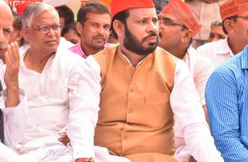 SP MLA's new decree against Yogi government, if the problems are not resolved, there will be indefinite strike योगी सरकार के खिलाफ सपा विधायक का नया फरमान, समस्याओं का हल नहीं हुआ तो अनिश्चितकालीन तक होगा धरना