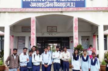 Students suffering from University's negligence University negligence : यूनिवर्सिटी की लापरवाही का खामियाजा भुगत रहे विद्यार्थी