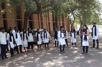 JNVU: Suicide prevention campaign begins डियर जिंदगी: पैरेंट्स के प्रेशर की जकड़ में यंगस्टर्स- स्टूडेंट्स