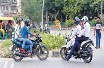 New Motor Vehicle Act. 2019 Doing Aware Vehicle Drivers राजस्थान में अभी लागू नहीं हुआ नया मोटर वाहन अधिनियम, लेकिन लोग हो रहे जागरुक, हेलमेट की भी बिक्री बढ़ी