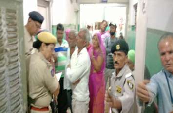 husband attacked on wife with knife in jodhpur पति ने चाकू से पत्नी पर किया हमला, राह चलते लोगों ने बचाई जान