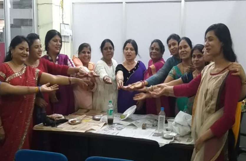 संगवारी फोर सखी सहेली ग्रुप ने लिया नो पॉलीथिन का संकल्प संगवारी फोर सखी सहेली ग्रुप ने लिया नो पॉलीथिन का संकल्प