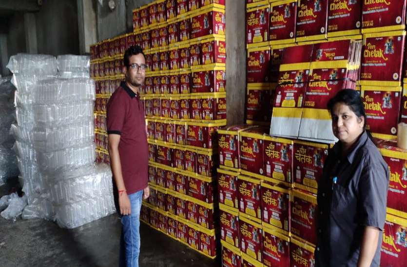 Action at oil factory एसेंस मिलाकर बना रहे थे सरसों का तेल, फैक्ट्री सील