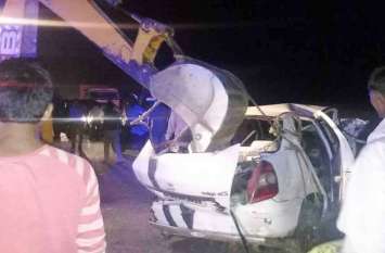 car accident in etawah तेज रफ्तार ट्रैक्टर ने अनियंत्रित होकर कार में मारी टक्कर, नाले में एक घंटे तक फंसा रहा चालक