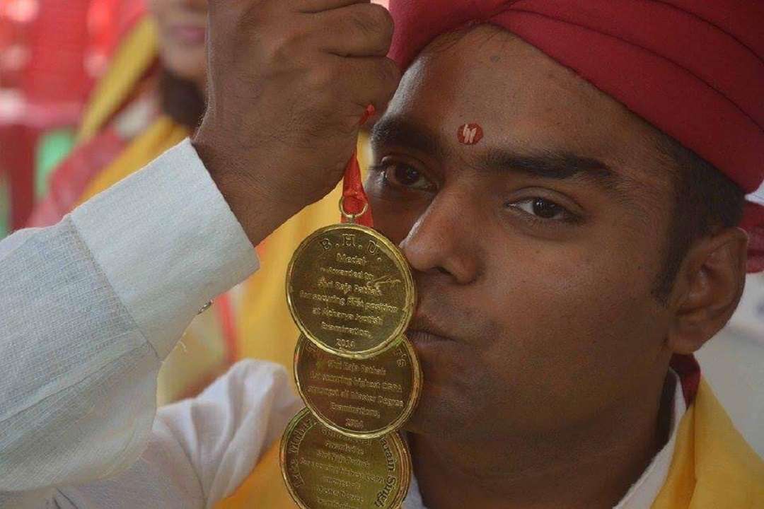 राजा पाठक