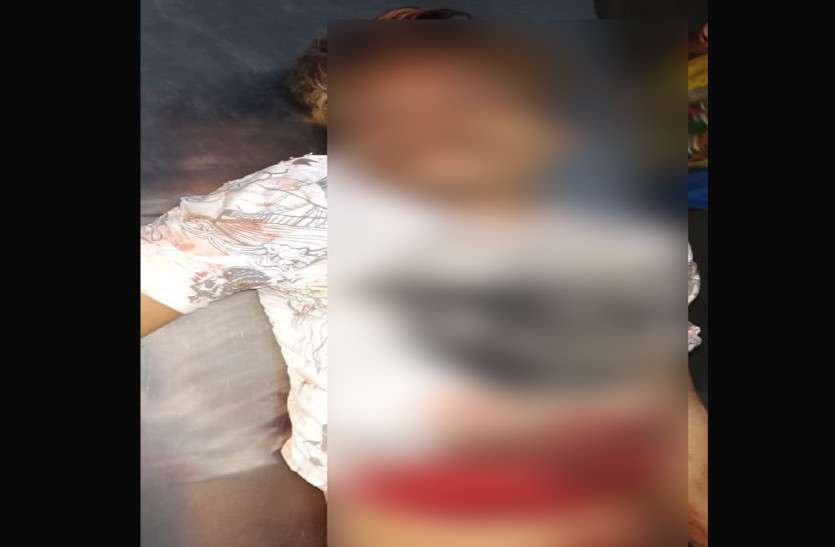 DJ में शेर डांस वाला गाना बजाने को लेकर हो गया झगड़ा, भीड़ ने एक को चाकू से गोद डाला, फिर.. DJ में शेर डांस वाला गाना बजाने को लेकर हो गया झगड़ा, भीड़ ने एक को चाकू से गोद डाला, फिर..