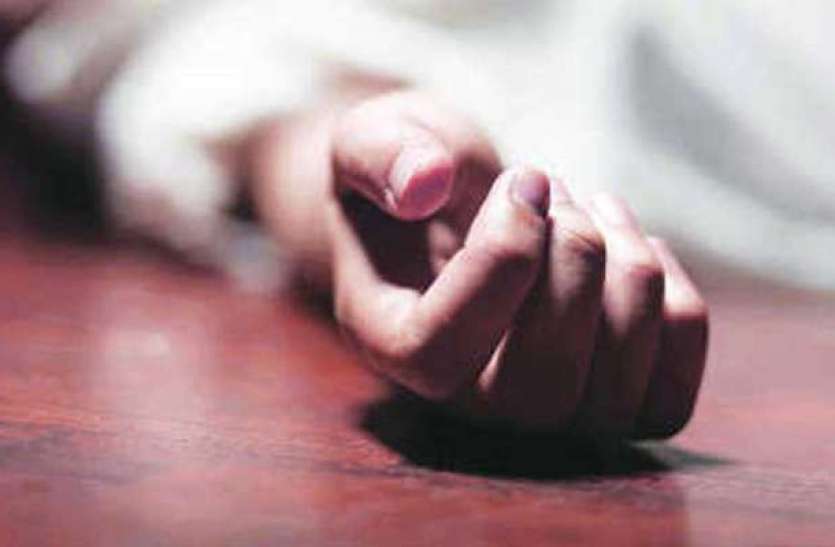 young_man_suicide.png मंदी से प्रापर्टी का धंधा हुआ चौपट तो बढ़ी कलह, परेशान प्रापर्टी डीलर ने पिस्टल से भेजा उड़ाया