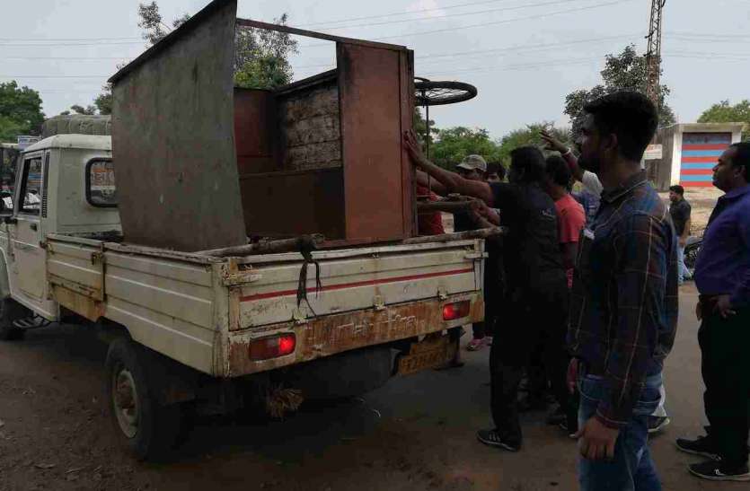 अम्बेडकर सर्कल से अतिक्रमण हटाया, नगर परिषद व प्रशासन की संयुक्त कार्रवाई अम्बेडकर सर्कल से अतिक्रमण हटाया, नगर परिषद व प्रशासन की संयुक्त कार्रवाई