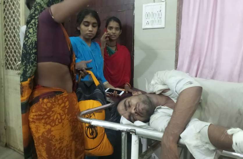 Two youths tried to die by hanging them, the rope broke and both survived, know what happened then दो युवकों ने फंदे से लटककर जान देने की कोशिश की रस्सी टूटी तो दोनों बच गए, जानिए फिर क्या हुआ
