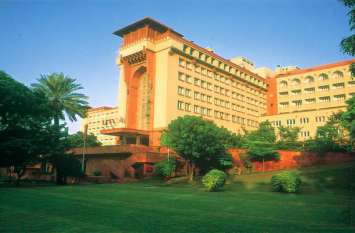 ashoka hotel may go out in privante hands मोदी सरकार में बिगड़ी अशोका होटल की हालत, वीडियों में देखिए पूरा मामला