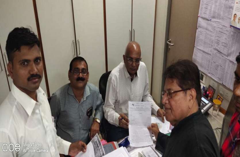 Ahmedabad: नए ट्रैफिक नियमों में राहत न मिलने से जानों कौन है नाराज, किसने दी चेतावनी Ahmedabad: नए ट्रैफिक नियमों में राहत न मिलने से जानों कौन है नाराज, किसने दी चेतावनी