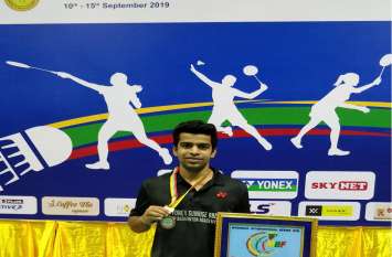 azamgarh badminton player shivam sharma won bronze medal in myanmar बैडमिंटन खिलाड़ी शिवम शर्मा ने एक बार फिर आजमगढ़ को किया गौरवान्वित, म्यांमार ओपेन में जीता कांस्य पदक