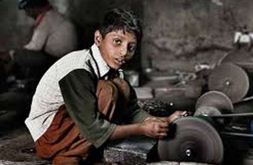 बालश्रम: कारावास तक नहीं पहुंचते ये काले कारस्तान बालश्रम: कारावास तक नहीं पहुंचते ये काले कारस्तान