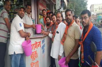 sitapur traffice rules राज्यमंत्री के काफिले ने उड़ाई यातायात नियमों की धज्जियां, प्रभारी मंत्री ने कही ये बड़ी बात, देखें वीडियो