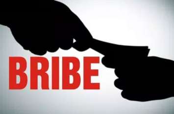 Anti corruption team big action in CM City, one more caught red handed यूपी में एंटी करप्शन की बड़ी कार्रवाई, सीएम के शहर में एक और घूसखोर को रंगे हाथ पकड़ा