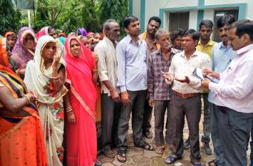 More than 150 applications out of 224 in Jansunwai only for flood vict जनसुनवाई में 224 में से 150 से अधिक आवेदन सिर्फ बाढ़ पीडि़तों के