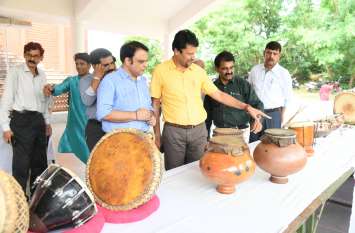 Rare musical instruments workshop at shilpgram udaipur शिल्पग्राम में प्रचलित, दुर्लभ वाद्य यंत्रों की कार्यशाला शुरू चार राज्यों के अस्सी लोक और वाद्य यंत्रों