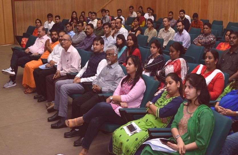 ‘हिन्दी और संस्कृत में छिपा है भारत की संस्कृति का सार’