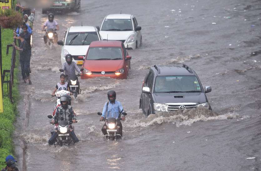 jaipur_barish-2.jpg अगले 24 घंटे में राजस्थान के इन इलाकों में भारी बारिश के आसार, अभी भी उफन रही नदियां