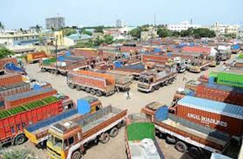 Tamilnadu: 4 lakh lorry owners on strike in TN to protest hefty Fine Tamilnadu : भारी जुर्माने के विरोध में तमिलनाडु में 4 लाख लॉरी मालिक हड़ताल पर