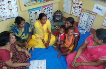 The woman who is fighting big against malnutrition in society मुख्यमंत्री के शहर में अतिकुपोषित बच्चों को नया जीवन दे रही हैं मोहित