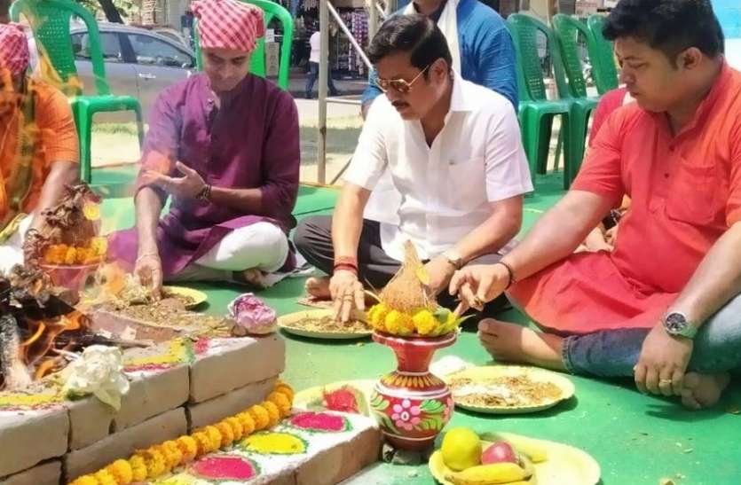 PM Modi Birthday: यहां किया गया यज्ञ, मांगी गई PM की सलामती की दुआ PM Modi Birthday: यहां किया गया यज्ञ, मांगी गई PM की सलामती की दुआ