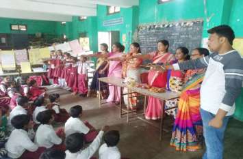 Children informed about the damage of plastic बच्चों को बताया प्लास्टिक से पर्यावरण को कैसे होता है नुकसान...