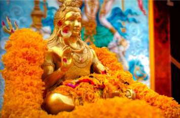mantra pushpanjali sloka in hindi भगवान को दी जाने वाली मंत्र पुष्पांजलि के पीछे छिपा अद्भूत रहस्य