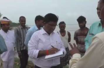 Ghaghra River flood latest updates Barabanki अभी भी खतरे के निशान से ऊपर बह रही घाघरा, बढ़ी मुश्किलें