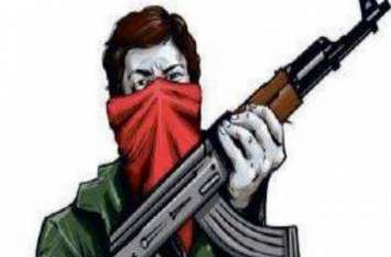 Hardcore bounty naxalite surrender in Chhattisgarh 76 जवानो के खून से सने हैं जिसके हाथ उस खूंखार नक्सली ने किया आत्मसमर्पण