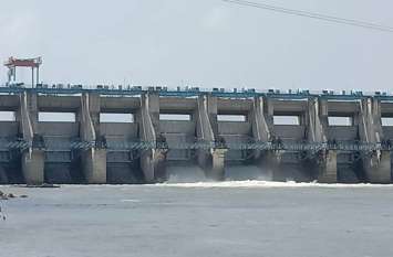 Withdrawal of 12 thousand 20 cusecs of water from Bisalpur dam बीसलपुर बांध में पानी की आवक हुई कम, दो गेट खोल बनास में 12 हजार 20 क्यूसेक पानी की निकासी जारी