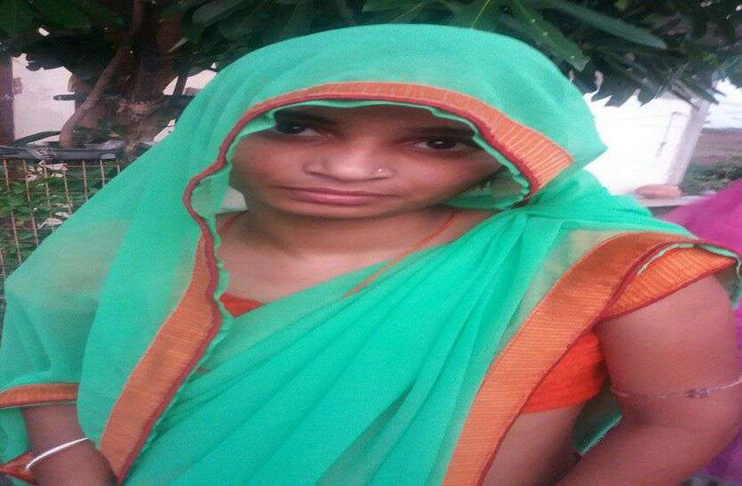 Three robbers who snatched the mangalsutra of a woman who was going to भांजे को स्कूल लेने जा रही थी महिला का मंगलसूत्र छीन भागे तीन लुटेरे