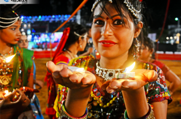 navratri नवरात्र में दिखेगी बाजार में रौनक, ऑफर देकर ग्राहकों को लुभाएंगी कंपनी