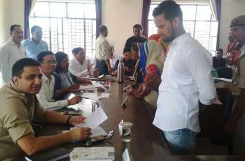 Samadhan diwas in sadabad tehsil Hathras latest news समाधान दिवस के नाम पर मजाक, 181 में से सिर्फ 8 शिकायतें निस्तारित