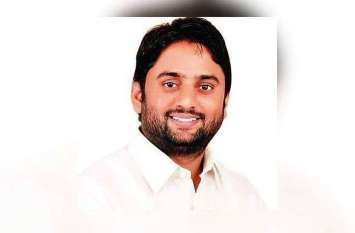Sandeep Yadav MLA Of Tijara Change Three Parties संदीप यादव : कम उम्र में बदली पार्टियां, कमल से निकले, हाथी पर चढक़र विधानसभा पहुंचे, अब पकड़ा कांग्रेस का हाथ