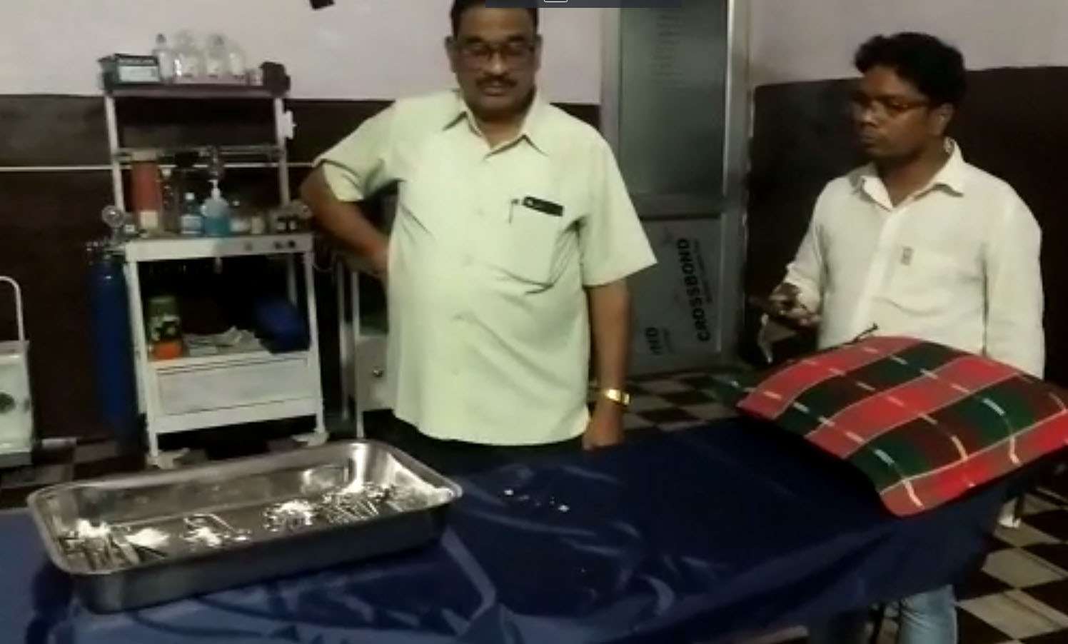 महिला SDM ने आधी रात प्राइवेट अस्पताल में मारा छापा, अस्थाई लाइसेंस लेकर कर रहे थे ऑपेरशन, जड़ दिया ताला
