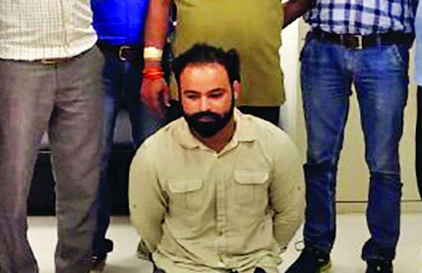 गर्लफ्रेंड को मुंबई से लाकर देता था ‘उत्तेजना’ जगाने वाला ड्रग्स, फिर वो करती थी ऐसा ‘गंदा’ काम...