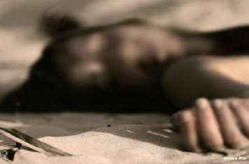 Chhattisgarh News: Man killed in village, wife says police to examine रात को पति ने फ़ोन पर कहा आ रहा हूं घर, जब सुबह पत्नी ने खोला दरवाजा तो...
