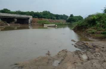 Now the drowning victims have to face the blasts अब डूब प्रभावितों को करना पड़ रहा है धमाकों का सामना