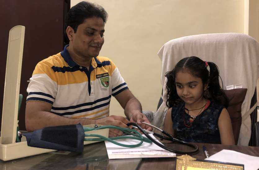 बिटिया @work पापा ने अस्पताल ले जाकर बताया ऐसे होता है रोगियों का उपचार