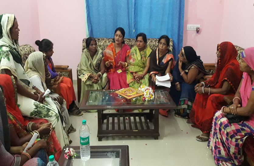 करौली के वन स्टॉप सेन्टर में यह मिला हाल तो यह बोलीं राष्ट्रीय महिला आयोग की सदस्य करौली के वन स्टॉप सेन्टर में यह मिला हाल तो यह बोलीं राष्ट्रीय महिला आयोग की सदस्य