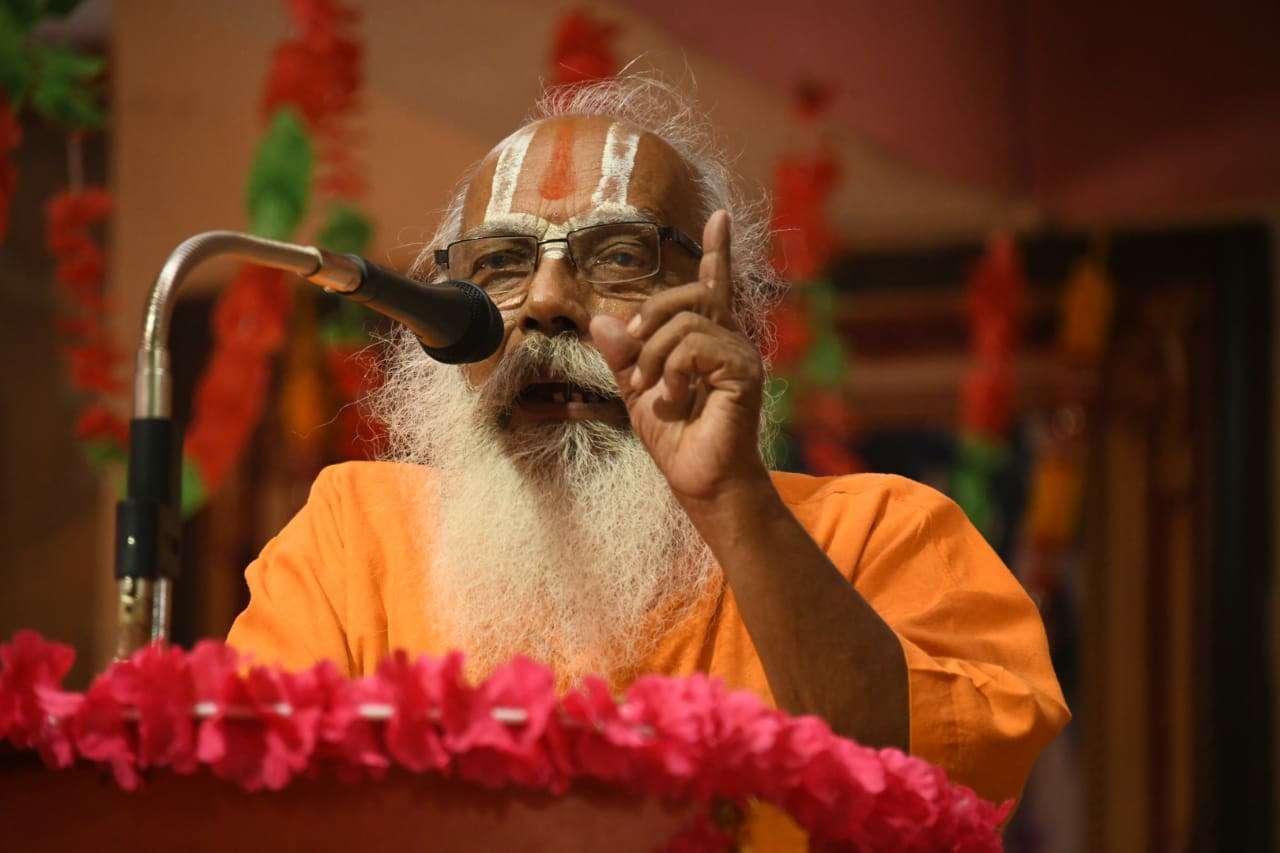 संतों के प्रवचनों में पर्यावरण, जल संरक्षण, प्लास्टिक का उपयोग न करने जैसे विषय शामिल हो