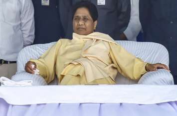 BSP Supremo Mayawati getting betrayed 16 वर्षों से लगातार लग रहे इन झटकों ने मायावती की बढ़ाई मुसीबत