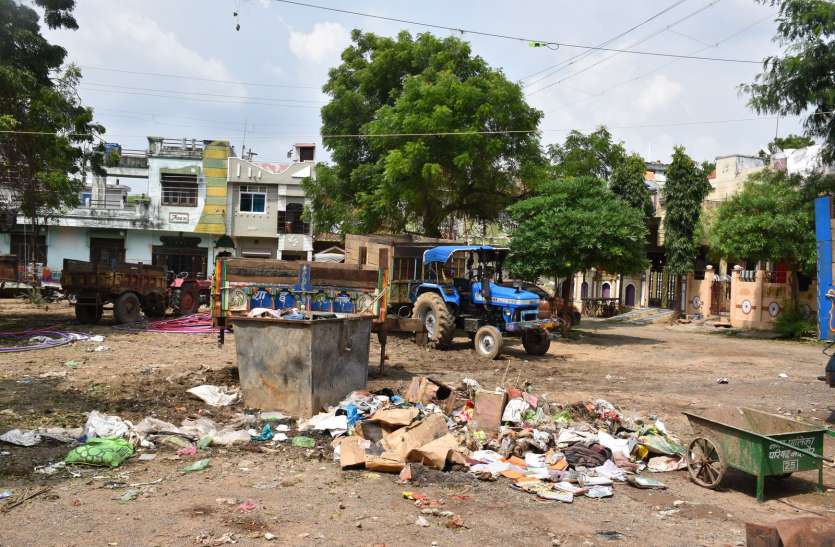 mandsaur news बाढ़ के बाद बीमारियों को खतरा बढ़ा, विभागों की लापरवाही